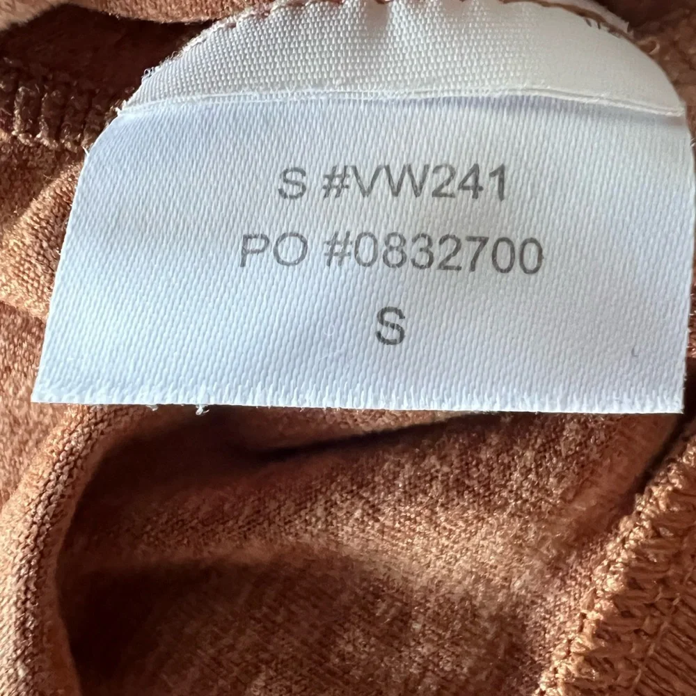 Vuori Halo Crew Top - Picture 9 of 9